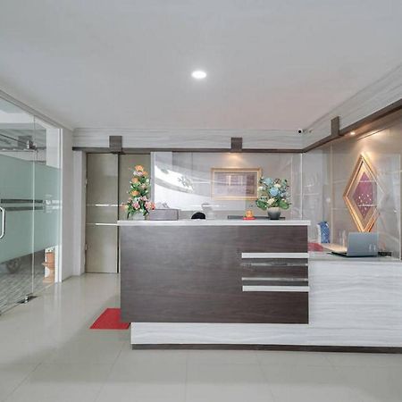Urbanview Hotel Bari Syariah Palembang By Reddoorz Εξωτερικό φωτογραφία